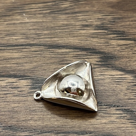 925 Sterling Silver Vintage Tricorn Hat Design Charm Pendant - Picture 2 of 6